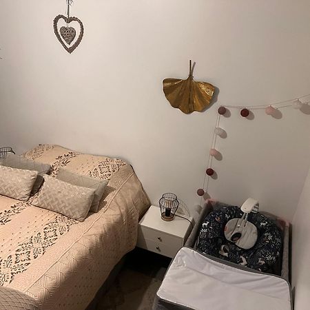 Cosy Apartment อีวรี-ซูร์-แซ็น ภายนอก รูปภาพ