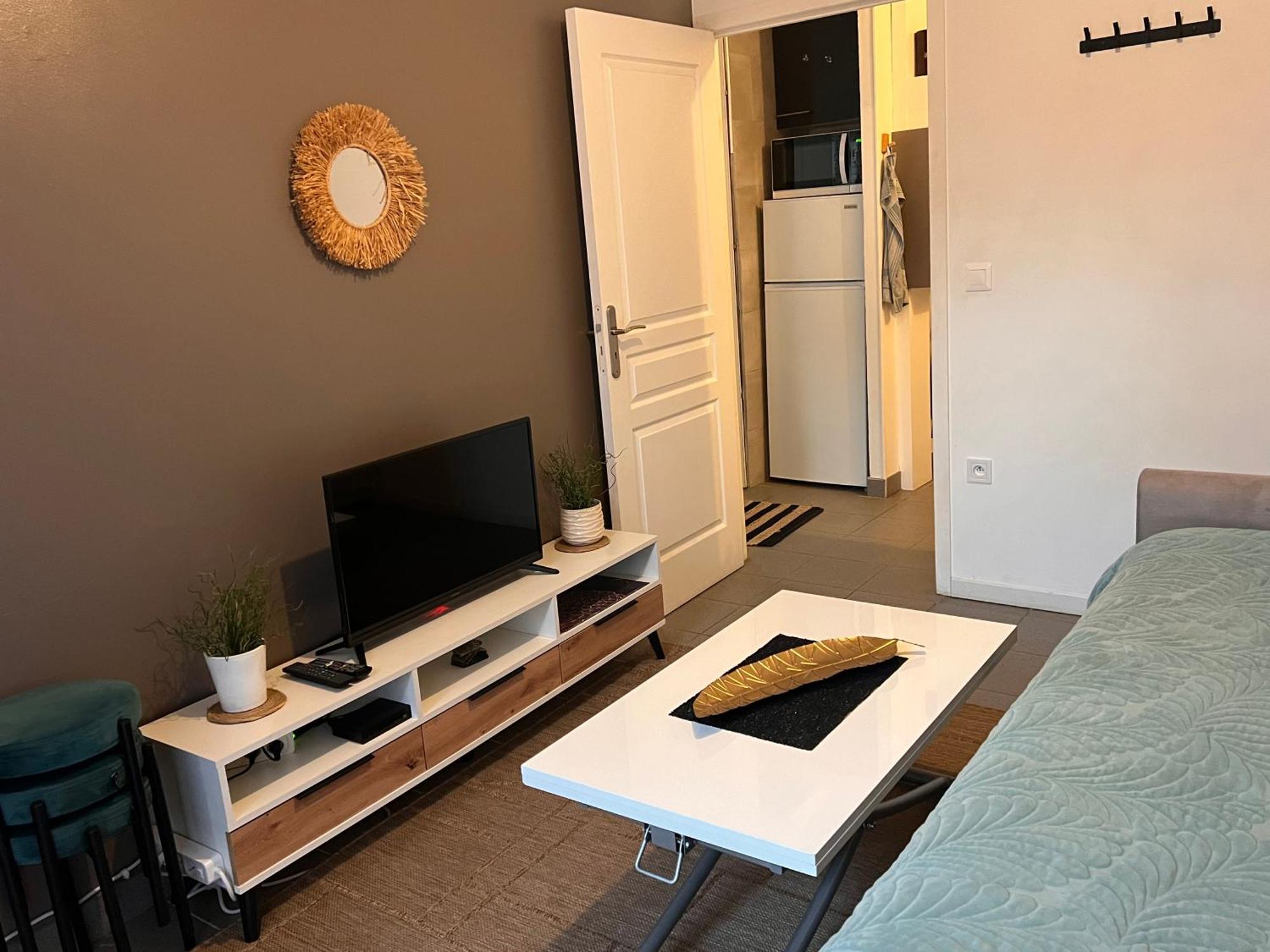 Cosy Apartment อีวรี-ซูร์-แซ็น ภายนอก รูปภาพ